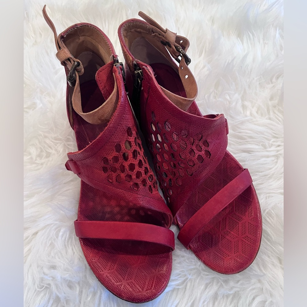 A.S98 size 39 Red Leather Honeycomb Laser Cut-Out Buckle Boho Heeled Sandals